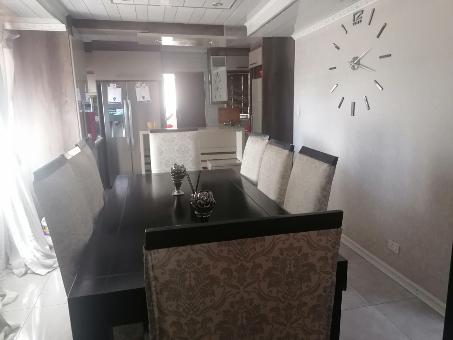 4 Bedroom Property for Sale in Lourierpark Free State